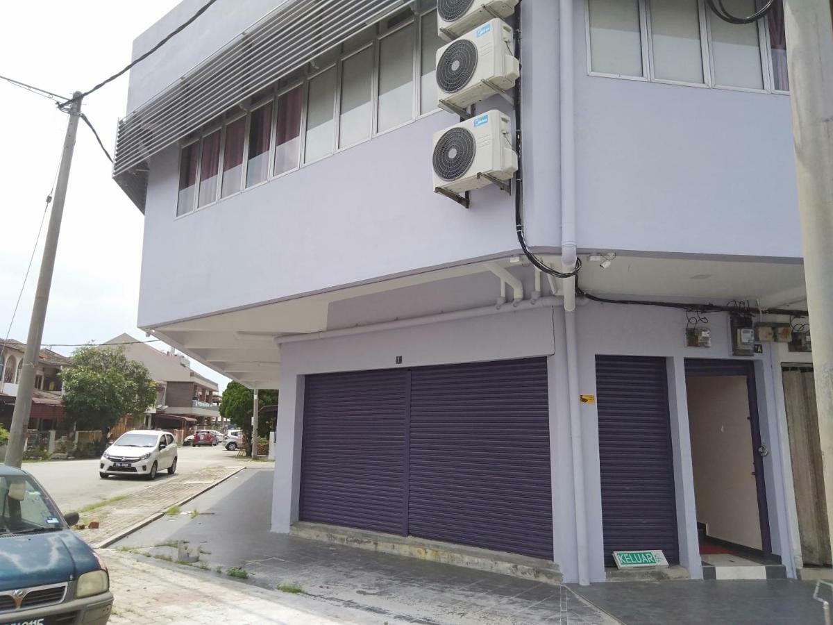 Purple Dream Home Teluk Panglima Garang Kültér fotó