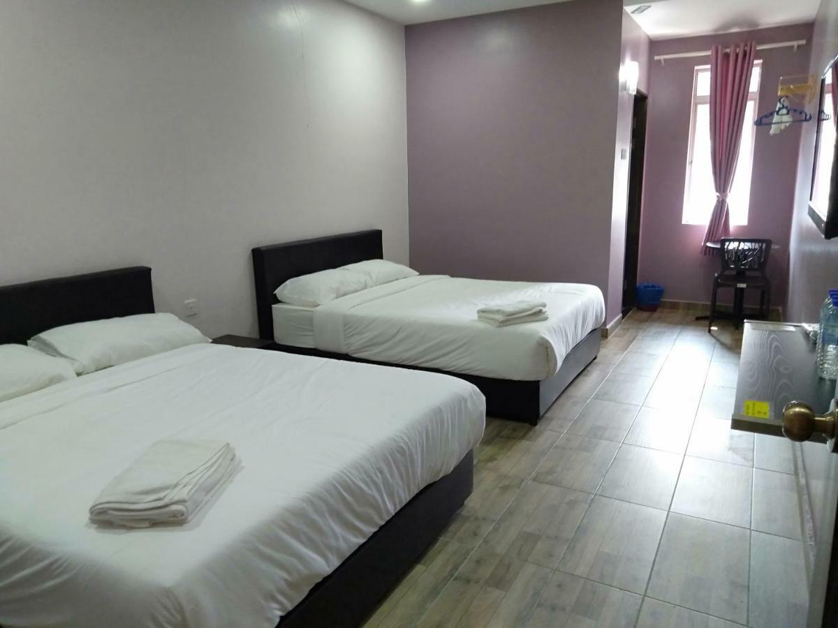 Purple Dream Home Teluk Panglima Garang Kültér fotó
