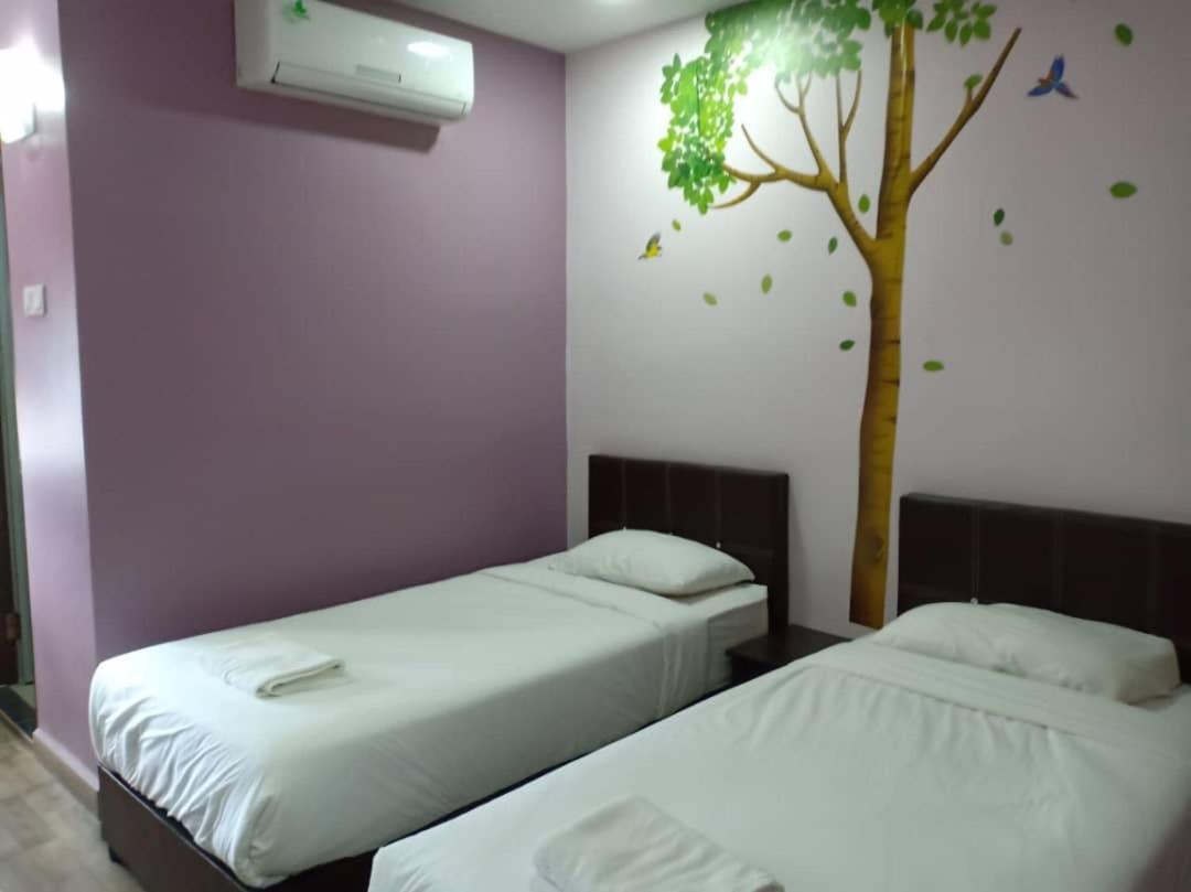 Purple Dream Home Teluk Panglima Garang Kültér fotó